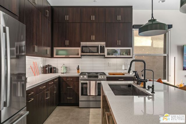 482 Paragon Loop, Palm Springs, CA 92262