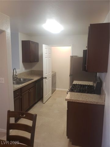 7885 West Flamingo Road 1016, Las Vegas, NV 89147