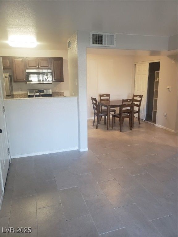 7885 West Flamingo Road 1016, Las Vegas, NV 89147