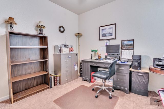 652 Pinelli Dr, Los Banos, CA 93635