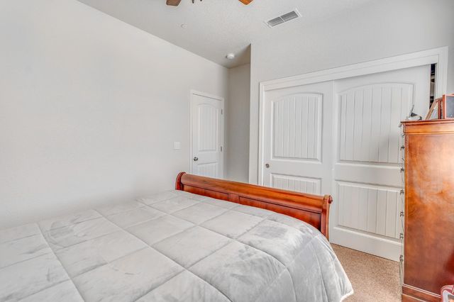 652 Pinelli Dr, Los Banos, CA 93635