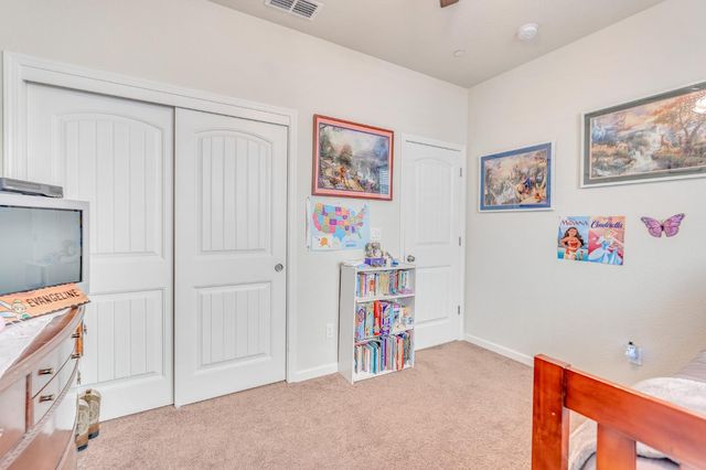 652 Pinelli Dr, Los Banos, CA 93635