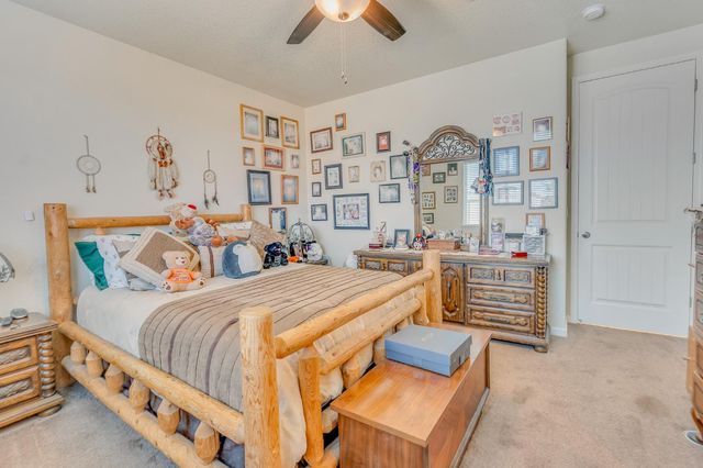 652 Pinelli Dr, Los Banos, CA 93635