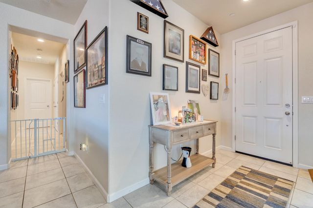 652 Pinelli Dr, Los Banos, CA 93635