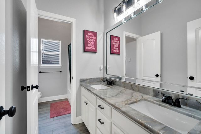 3650 Baylor Boulevard, Midlothian, TX 76065