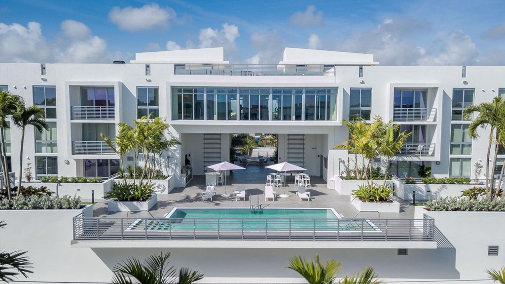 111 SE 1st Avenue 218, Delray Beach, FL 33444