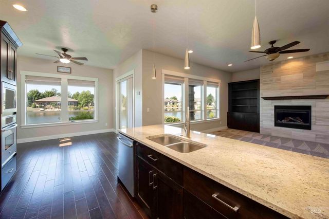 12141 W Pinewood River Ln, Star, ID 83669