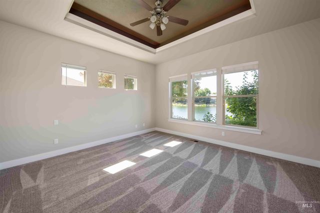 12141 W Pinewood River Ln, Star, ID 83669
