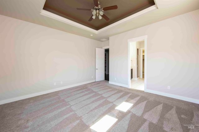 12141 W Pinewood River Ln, Star, ID 83669