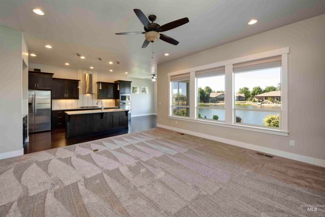12141 W Pinewood River Ln, Star, ID 83669