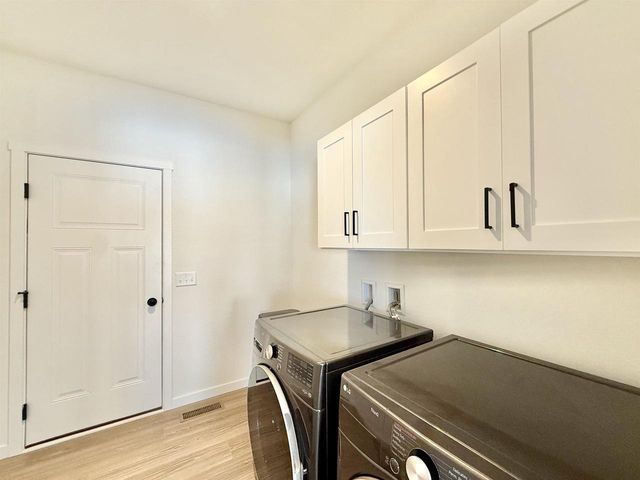 3224 S Bartells Drive, Beloit, WI 53511