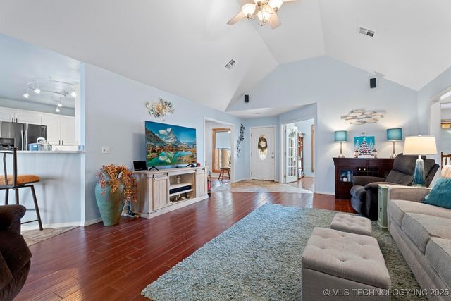 27204 S 125 Highway 9, Afton, OK 74331