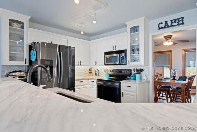 27204 S 125 Highway 9, Afton, OK 74331