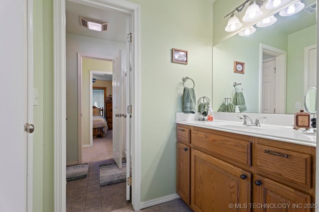 27204 S 125 Highway 9, Afton, OK 74331