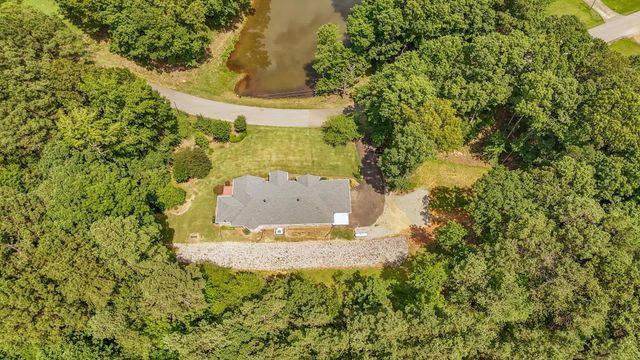 1255 TWIN VIEW CIR, Selmer, TN 38375