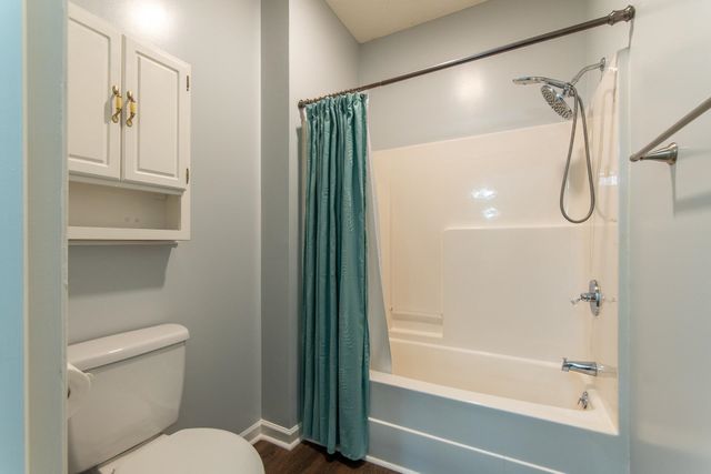 1255 TWIN VIEW CIR, Selmer, TN 38375