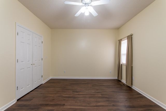 1255 TWIN VIEW CIR, Selmer, TN 38375