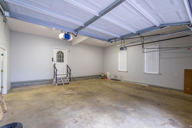 1255 TWIN VIEW CIR, Selmer, TN 38375