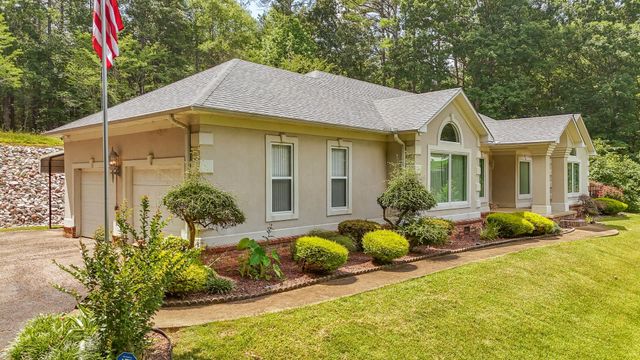 1255 TWIN VIEW CIR, Selmer, TN 38375