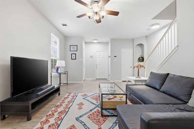 1481 E Old Settlers BLVD 1502, Round Rock, TX 78664