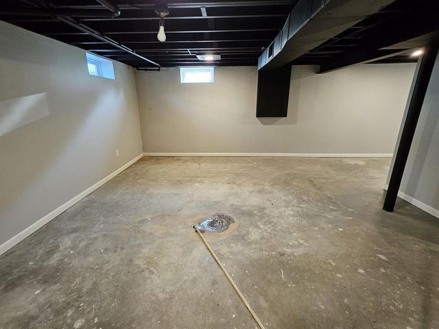 2110 W Memorial Drive, Janesville, WI 53548
