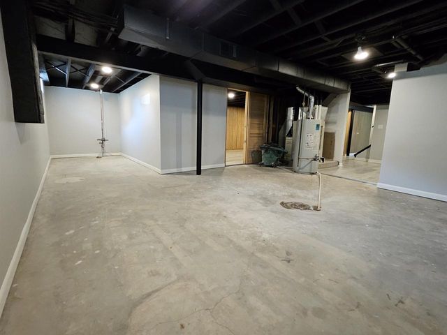 2110 W Memorial Drive, Janesville, WI 53548