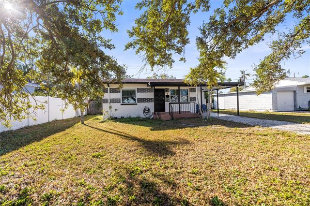 132 81ST AVENUE N, St Petersburg, FL 33702