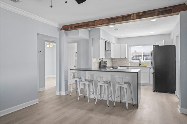 132 81ST AVENUE N, St Petersburg, FL 33702