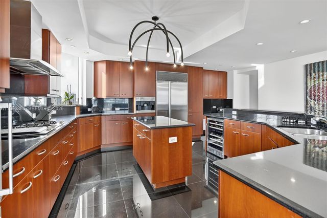 6000 Island Blvd 1208, Aventura, FL 33160