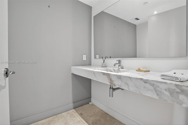 6000 Island Blvd 1208, Aventura, FL 33160