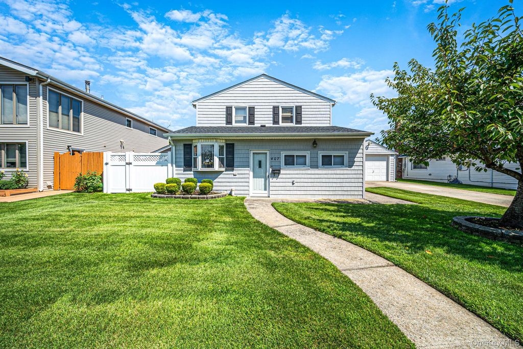 407 Argyle Road, East Meadow, NY 11554 — exterior
