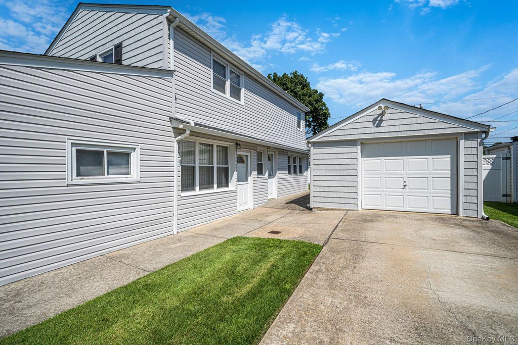 407 Argyle Road, East Meadow, NY 11554 — photo 4