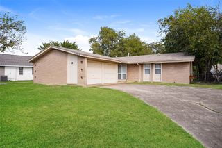 1510 Carlisle Street, Irving, TX 75062