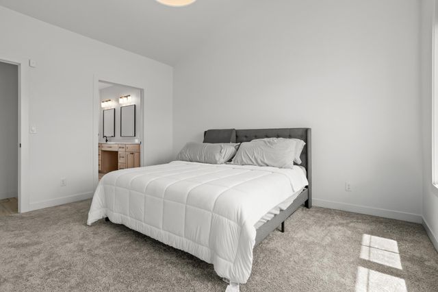 4234 Bristlecone Loop S, Fargo, ND 58104