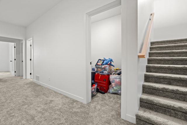 4234 Bristlecone Loop S, Fargo, ND 58104