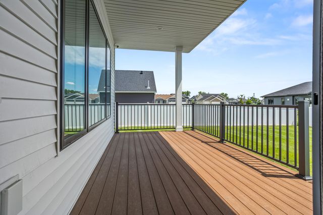 4234 Bristlecone Loop S, Fargo, ND 58104