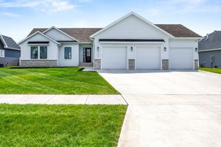 4234 Bristlecone Loop S, Fargo, ND 58104