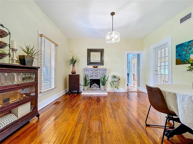 1001 E CRAWFORD STREET, Tampa, FL 33604