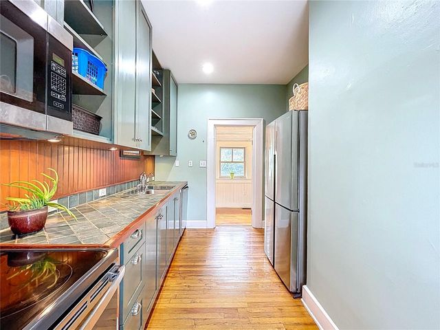 1001 E CRAWFORD STREET, Tampa, FL 33604