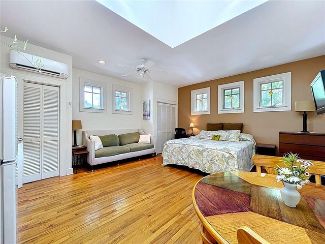 1001 E CRAWFORD STREET, Tampa, FL 33604