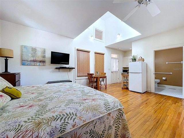 1001 E CRAWFORD STREET, Tampa, FL 33604