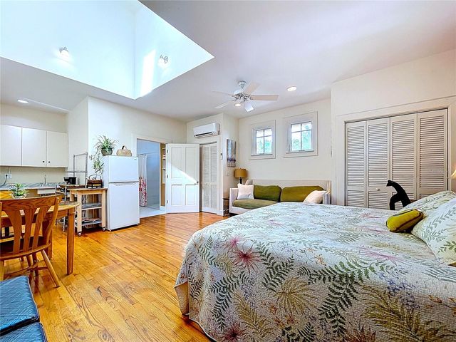 1001 E CRAWFORD STREET, Tampa, FL 33604