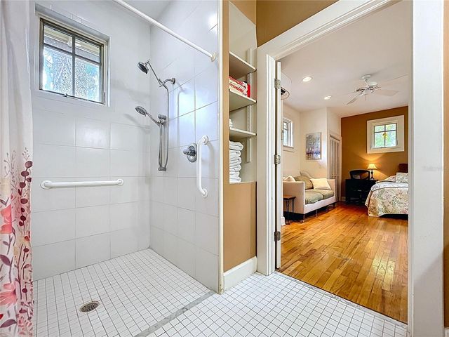 1001 E CRAWFORD STREET, Tampa, FL 33604