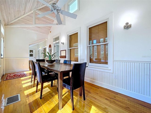 1001 E CRAWFORD STREET, Tampa, FL 33604