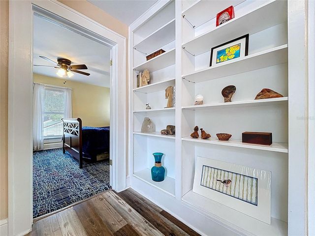 1001 E CRAWFORD STREET, Tampa, FL 33604