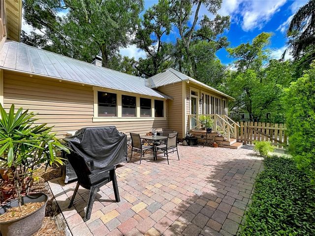 1001 E CRAWFORD STREET, Tampa, FL 33604