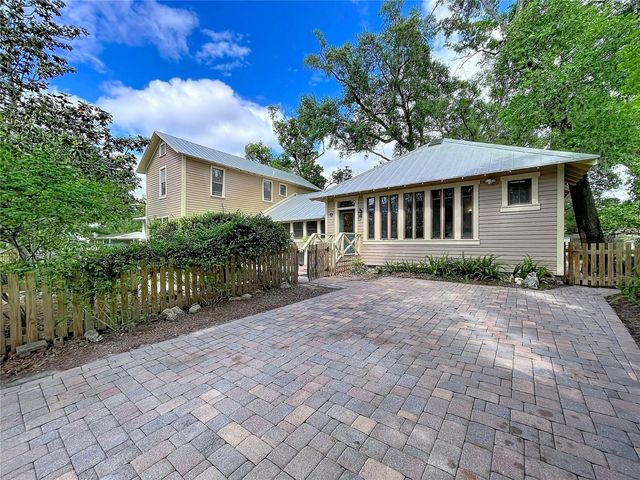 1001 E CRAWFORD STREET, Tampa, FL 33604