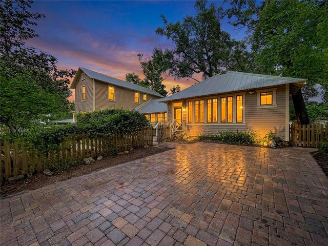 1001 E CRAWFORD STREET, Tampa, FL 33604