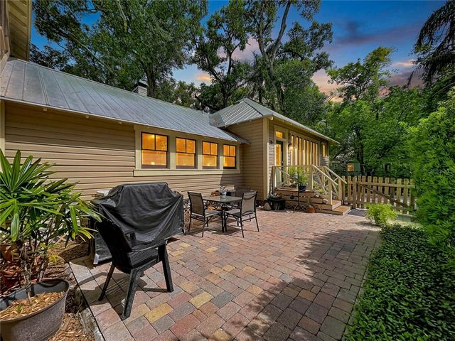 1001 E CRAWFORD STREET, Tampa, FL 33604