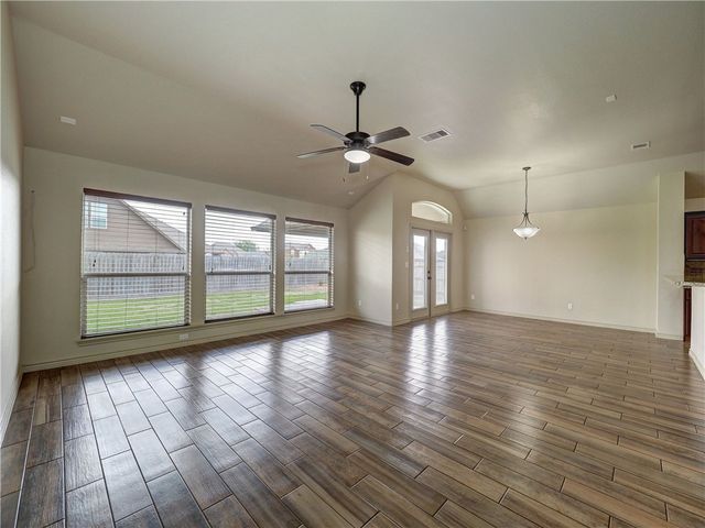 7426 Idle Hour Dr, Corpus Christi, TX 78414